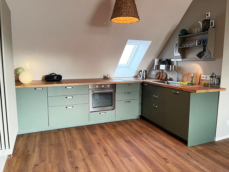 Die Küche mit Staumöbeln